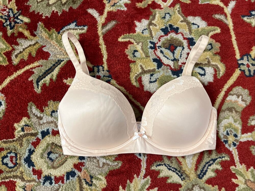 Victoria's Secret Body By Victoria No-Wire Bra 34D Beige Lace Trim Excellent